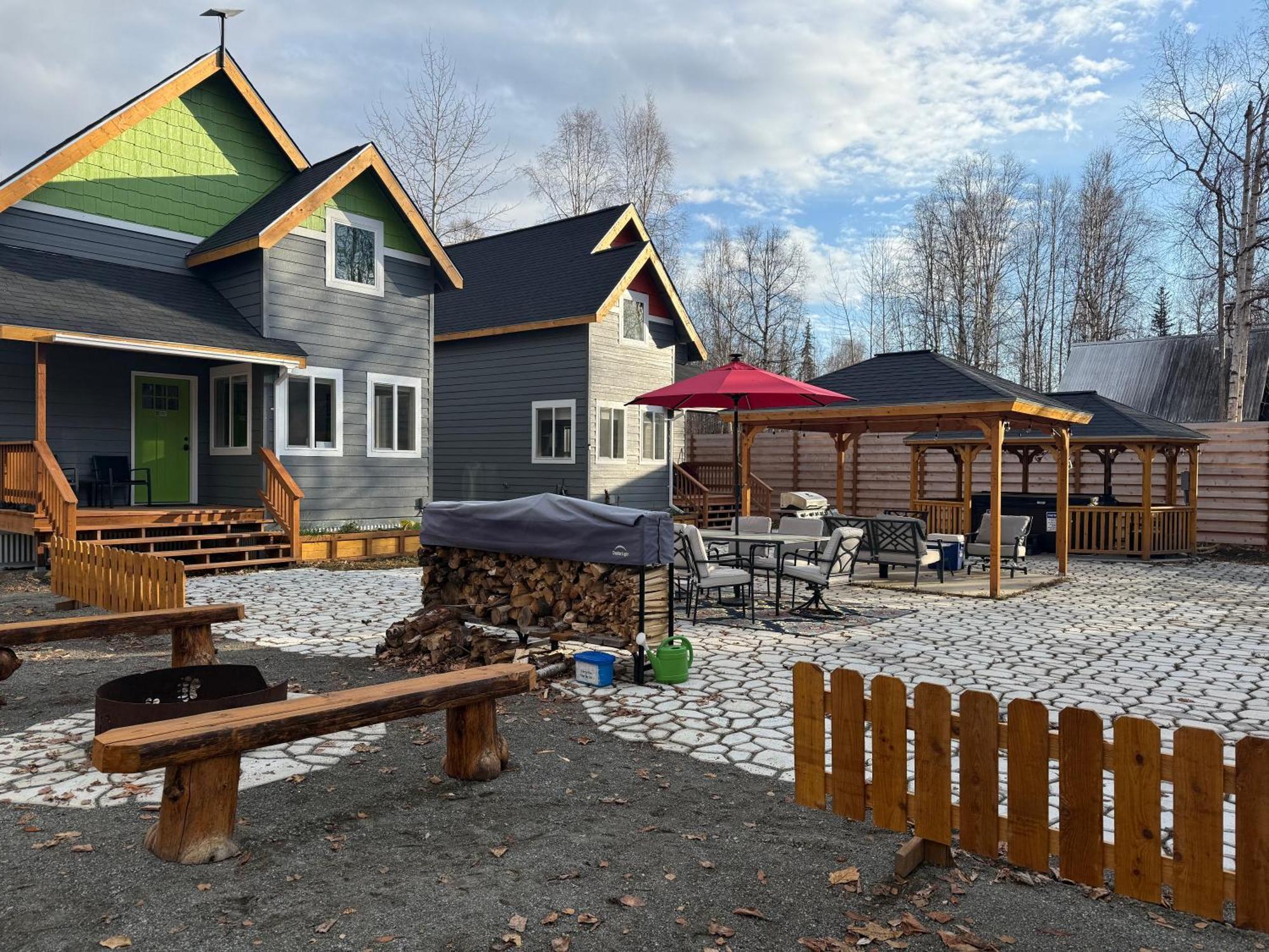 Talkeetna Log Cabin With Hot Tub Unit 2 Eksteriør bilde